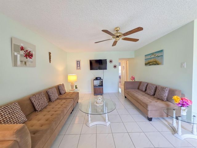 291 Norwich M, West Palm Beach, FL 33417