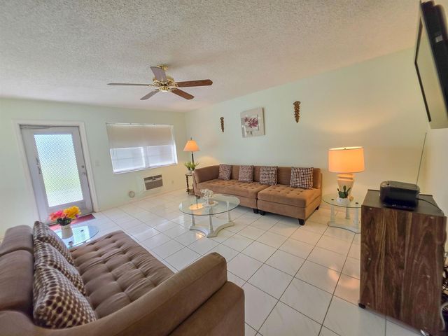 291 Norwich M, West Palm Beach, FL 33417