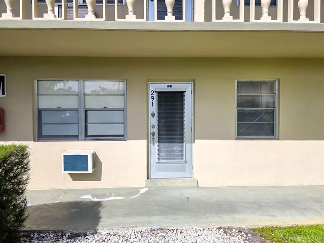 291 Norwich M, West Palm Beach, FL 33417