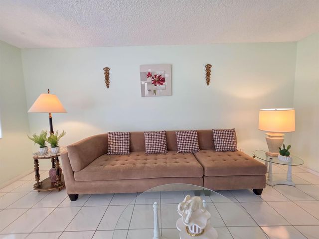 291 Norwich M, West Palm Beach, FL 33417