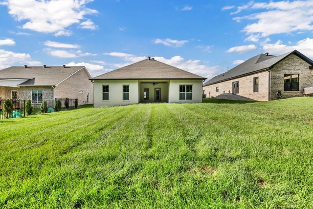 710 Southern Pine Trl, Clarksville, TN 37043