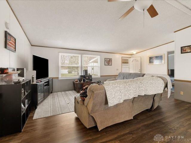 141 N Xenia Drive, Enon Vlg, OH 45323