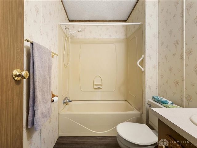 141 N Xenia Drive, Enon Vlg, OH 45323