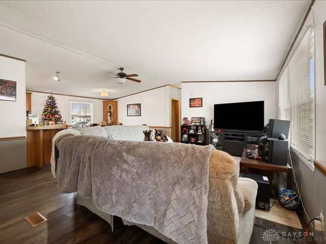 141 N Xenia Drive, Enon Vlg, OH 45323