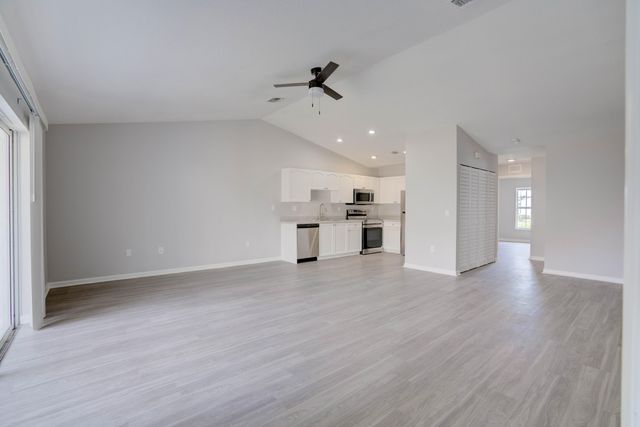 9244 Roan Lane Unit B, West Palm Beach, FL 33403