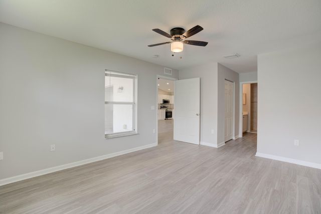 9244 Roan Lane Unit B, West Palm Beach, FL 33403