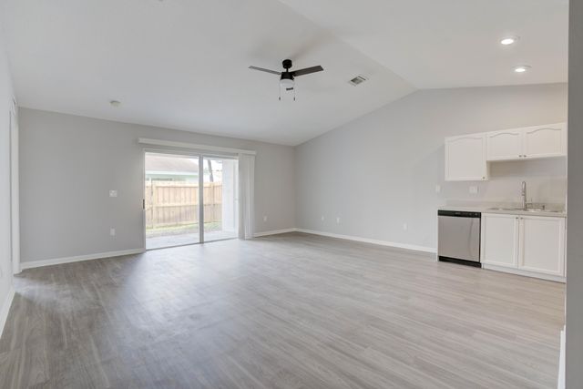 9244 Roan Lane Unit B, West Palm Beach, FL 33403