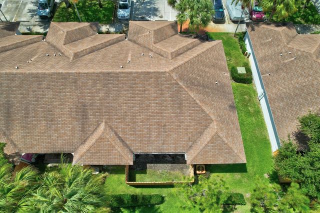 9244 Roan Lane Unit B, West Palm Beach, FL 33403