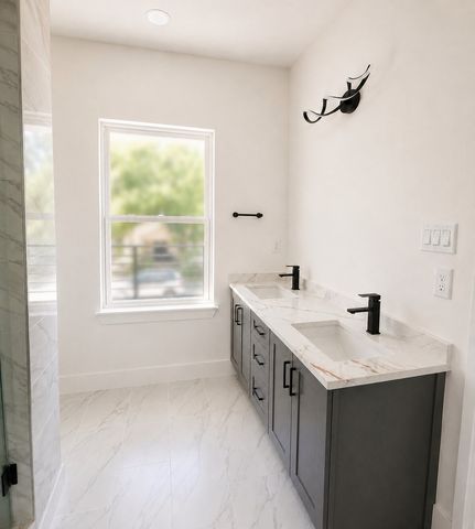 2542 Hooper Street, Dallas, TX 75215