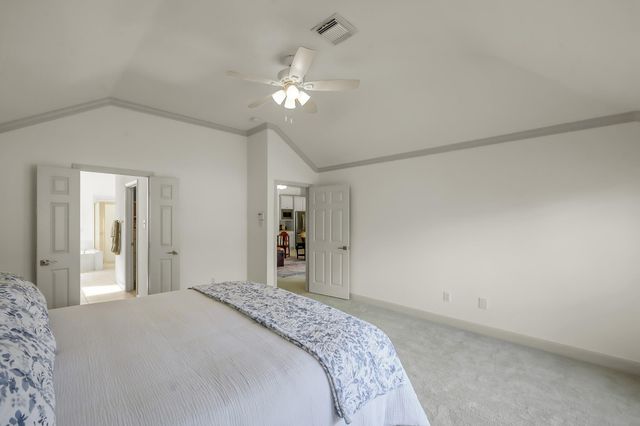 15 Rockledge Drive, The Woodlands, TX 77382