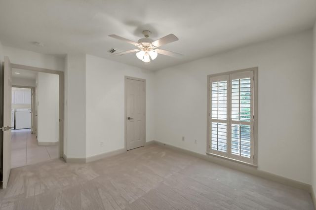 15 Rockledge Drive, The Woodlands, TX 77382