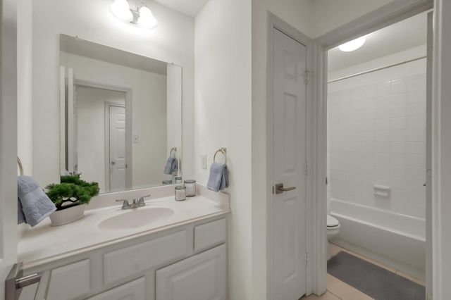 15 Rockledge Drive, The Woodlands, TX 77382