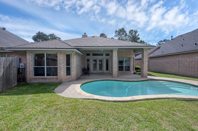 15 Rockledge Drive, The Woodlands, TX 77382