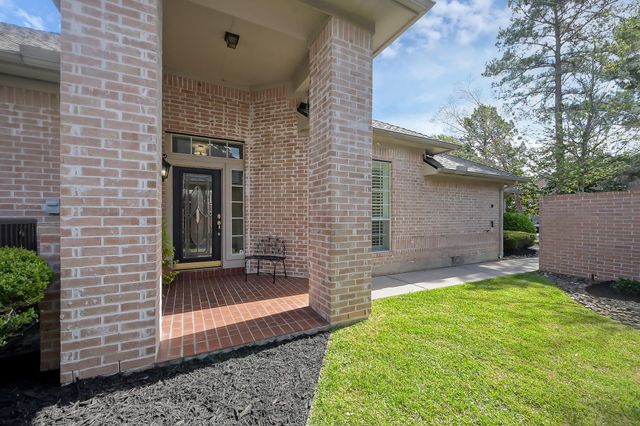 15 Rockledge Drive, The Woodlands, TX 77382