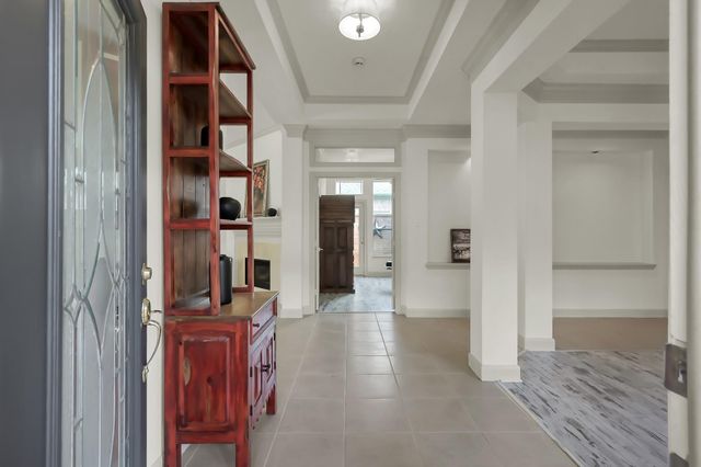 15 Rockledge Drive, The Woodlands, TX 77382