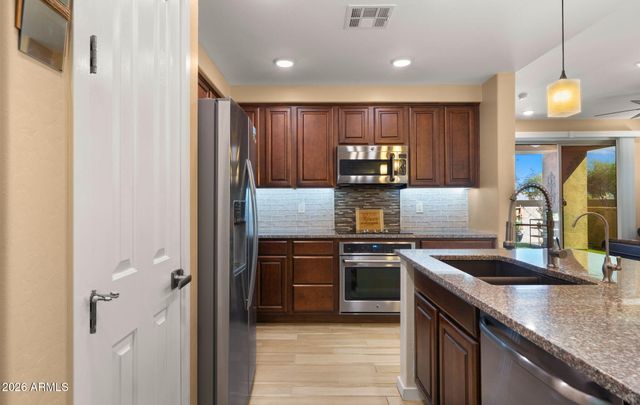 250 W QUEEN CREEK Road 108, Chandler, AZ 85248