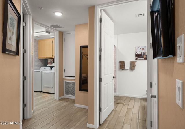 250 W QUEEN CREEK Road 108, Chandler, AZ 85248