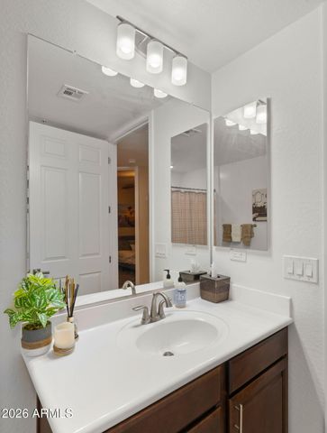 250 W QUEEN CREEK Road 108, Chandler, AZ 85248