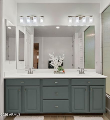 250 W QUEEN CREEK Road 108, Chandler, AZ 85248