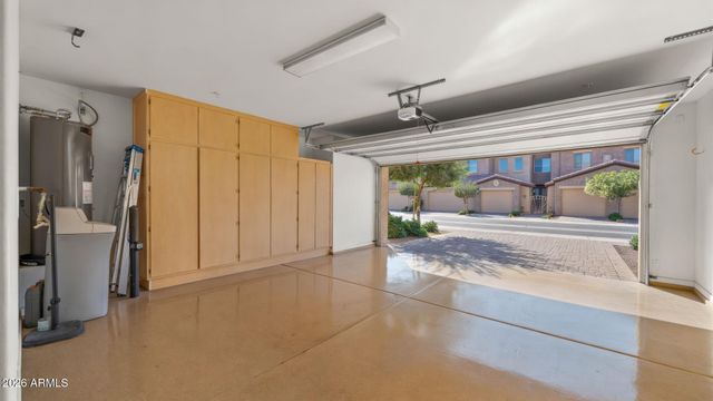 250 W QUEEN CREEK Road 108, Chandler, AZ 85248