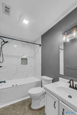 2009 E Tuliptree Drive, Huntsville, AL 35803