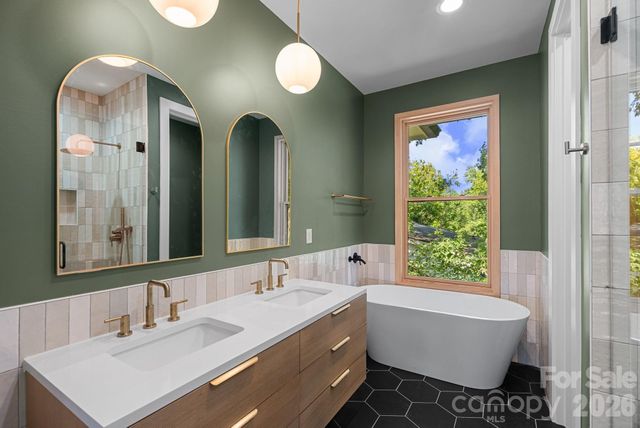 35 Grindstaff Drive, Asheville, NC 28803