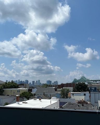 25 2nd Street 302, Chelsea, MA 02150
