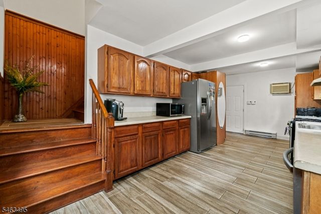 19 Skyland Ave, Wanaque Boro, NJ 07420