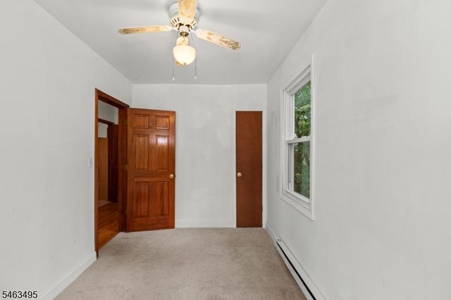19 Skyland Ave, Wanaque Boro, NJ 07420