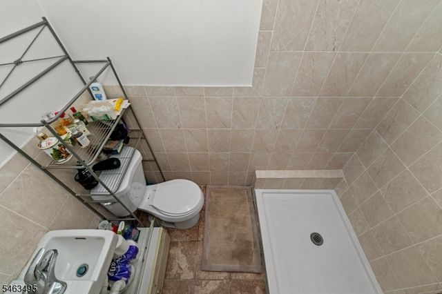 19 Skyland Ave, Wanaque Boro, NJ 07420