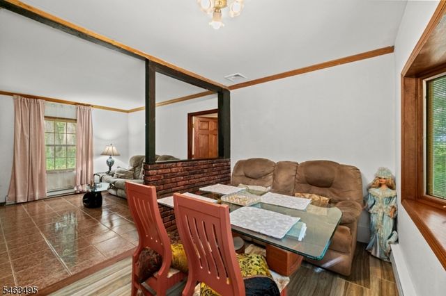 19 Skyland Ave, Wanaque Boro, NJ 07420