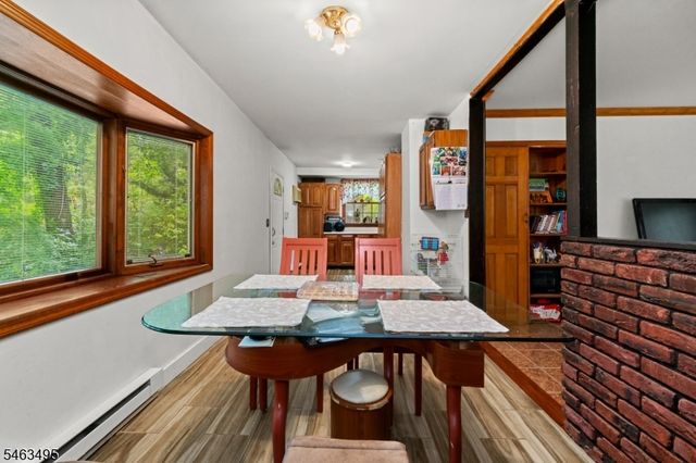 19 Skyland Ave, Wanaque Boro, NJ 07420