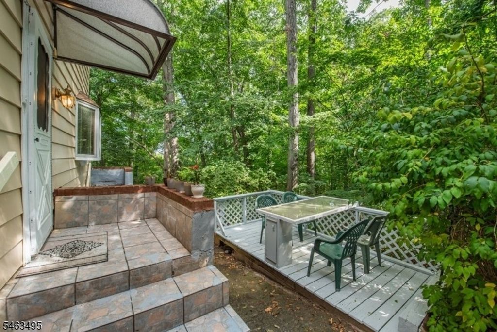 19 Skyland Ave, Wanaque Boro, NJ 07420 — photo 2