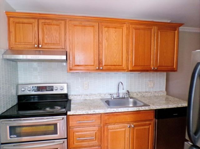 4 Parker St 1, Everett, MA 02149