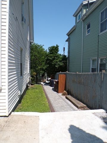 4 Parker St 1, Everett, MA 02149