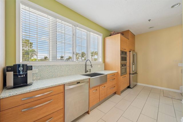 660 CEDARS COURT, Longboat Key, FL 34228
