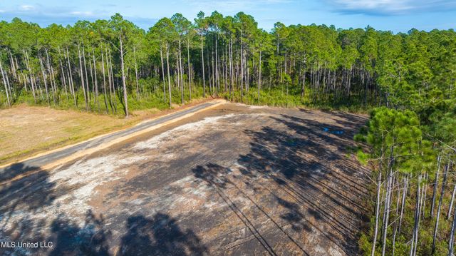 Holiday Drive, Ocean Springs, MS 39564