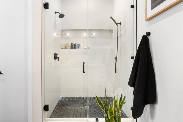 410 W Alpine RD 10, Austin, TX 78704