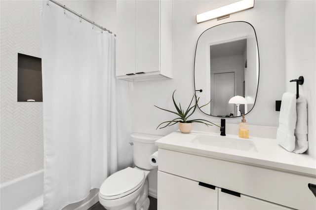 410 W Alpine RD 10, Austin, TX 78704