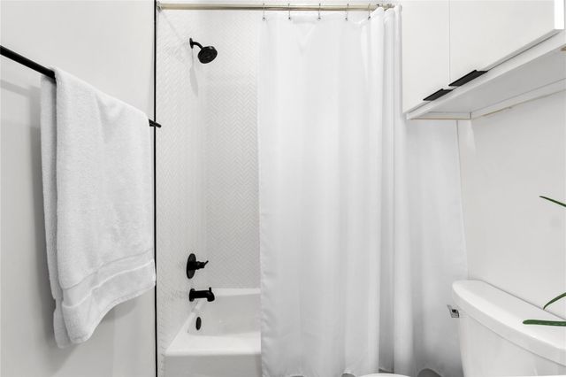 410 W Alpine RD 10, Austin, TX 78704