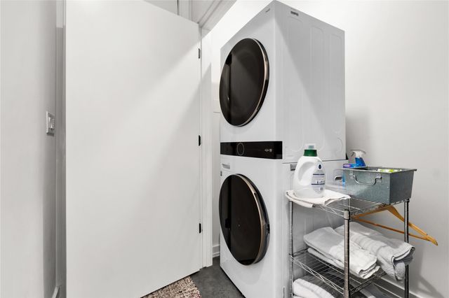 410 W Alpine RD 10, Austin, TX 78704