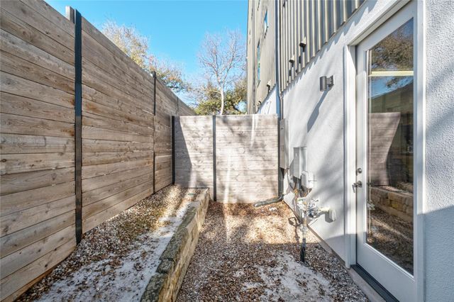 410 W Alpine RD 10, Austin, TX 78704