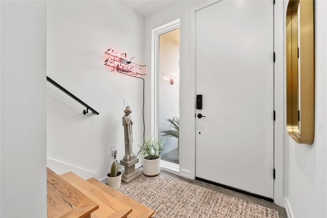 410 W Alpine RD 10, Austin, TX 78704