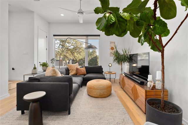 410 W Alpine RD 10, Austin, TX 78704