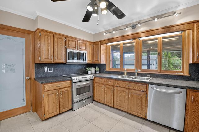 526 Glencoe Avenue, Waterloo, IA 50701