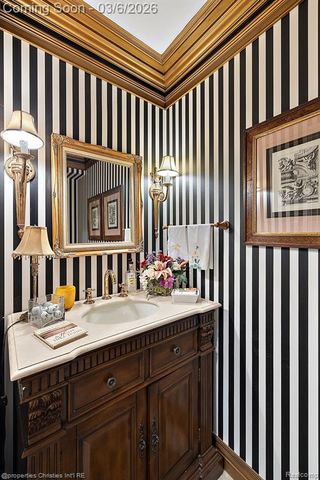 275 Barden Road, Bloomfield Hills, MI 48304