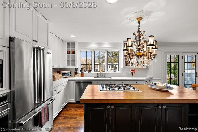 275 Barden Road, Bloomfield Hills, MI 48304