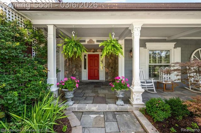 275 Barden Road, Bloomfield Hills, MI 48304