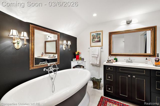 275 Barden Road, Bloomfield Hills, MI 48304