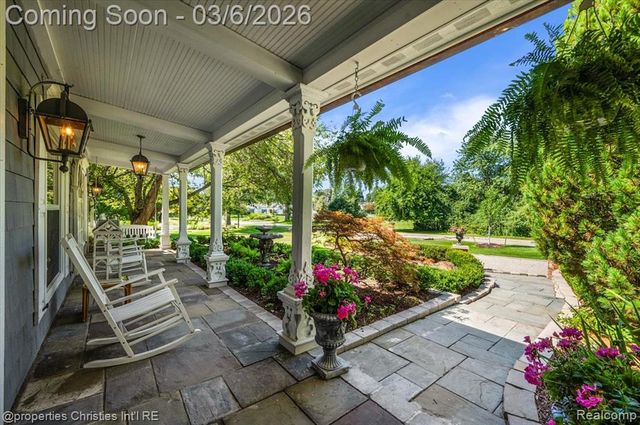 275 Barden Road, Bloomfield Hills, MI 48304